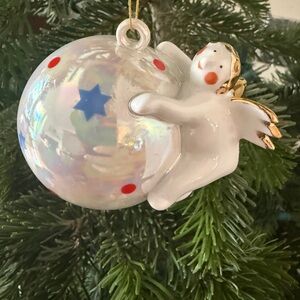 Villeroy & Boch Flying Angel Ornament Iridescent Globe